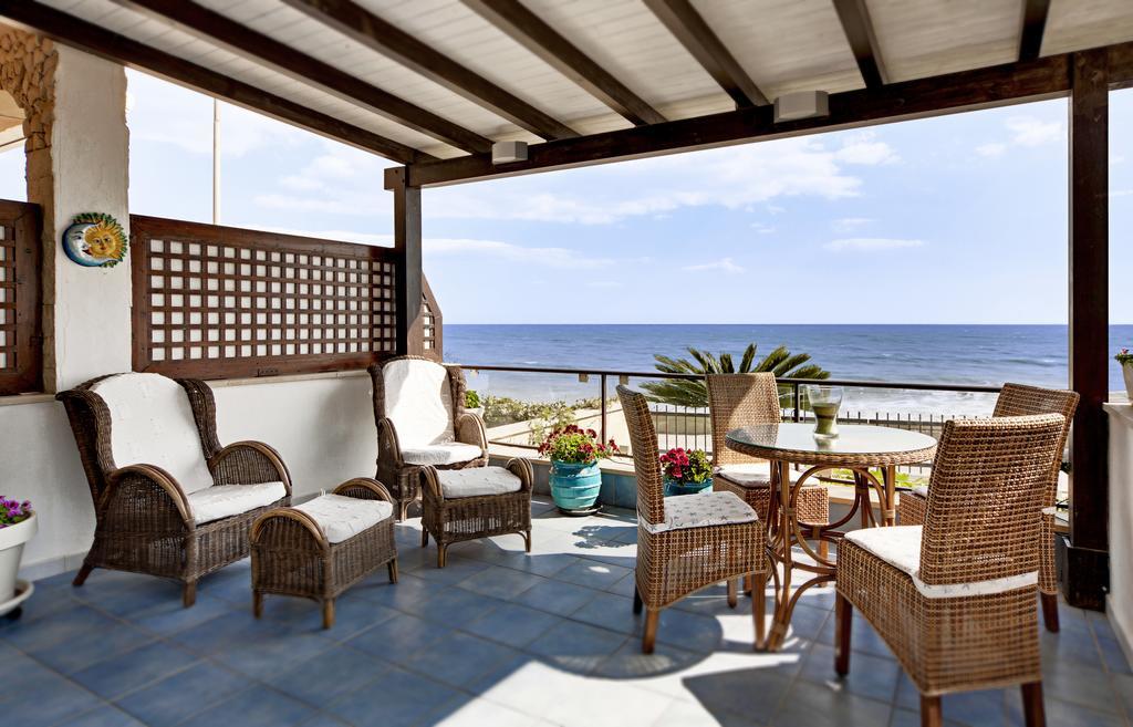 Terrazza A Mare Corallo Марина ди Рагуса Екстериор снимка
