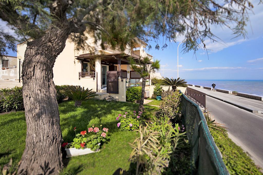 Terrazza A Mare Corallo Марина ди Рагуса Екстериор снимка