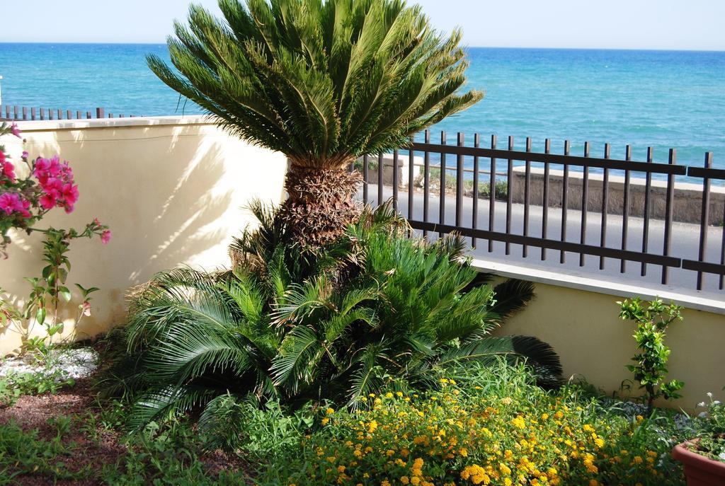 Terrazza A Mare Corallo Марина ди Рагуса Екстериор снимка